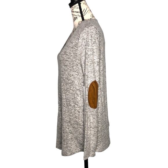 Pink Clover MEDIUM Artemis Button Down Back Detail Knit Top - Stitch Fix Elbow - Picture 4 of 9